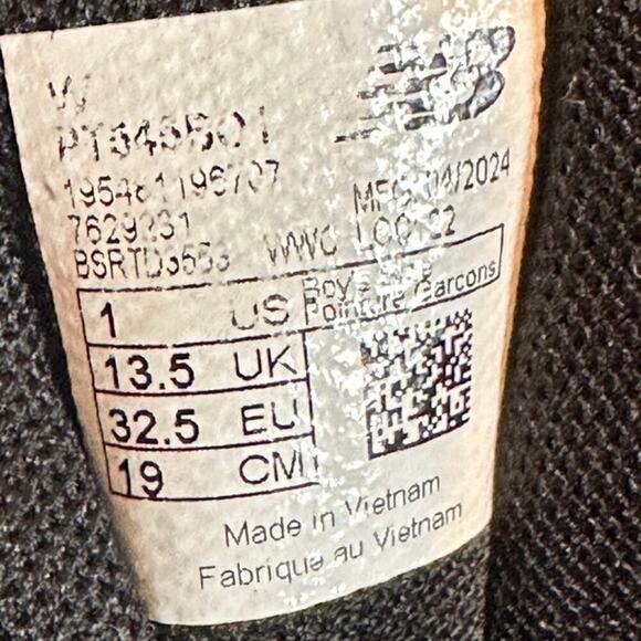 New Balance Kids Size 1 Black Hook and Loop Sneakers Athletic - Picture 7 of 9